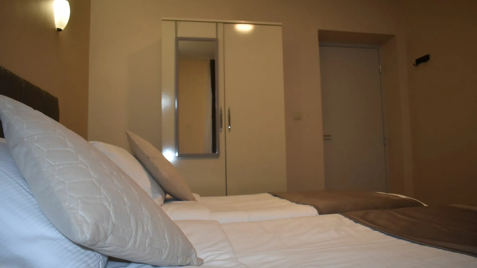 Hotel Meribel Saint-Josse-ten-Noode 3*,  Belgium